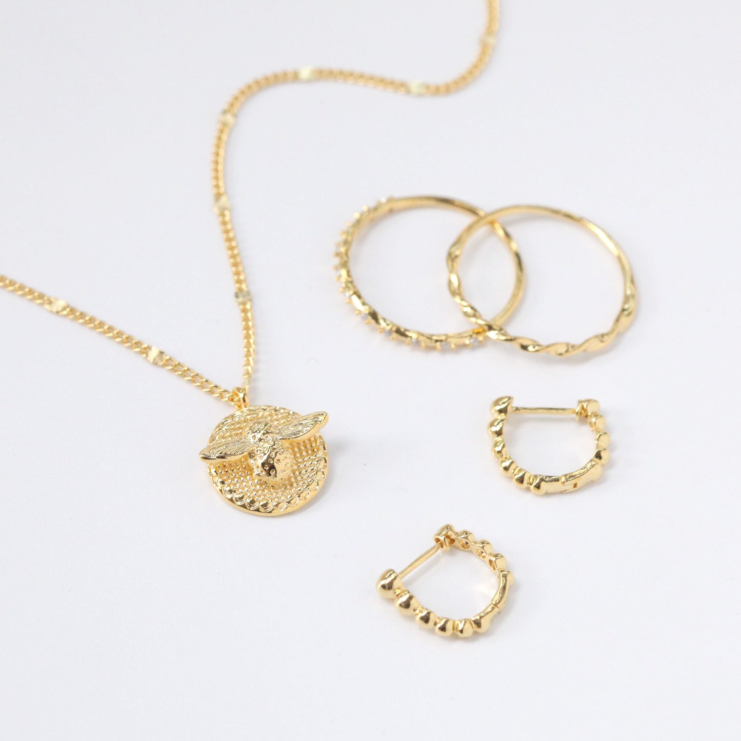 Bee Disc Pendant Necklace with Flat Curved Chain