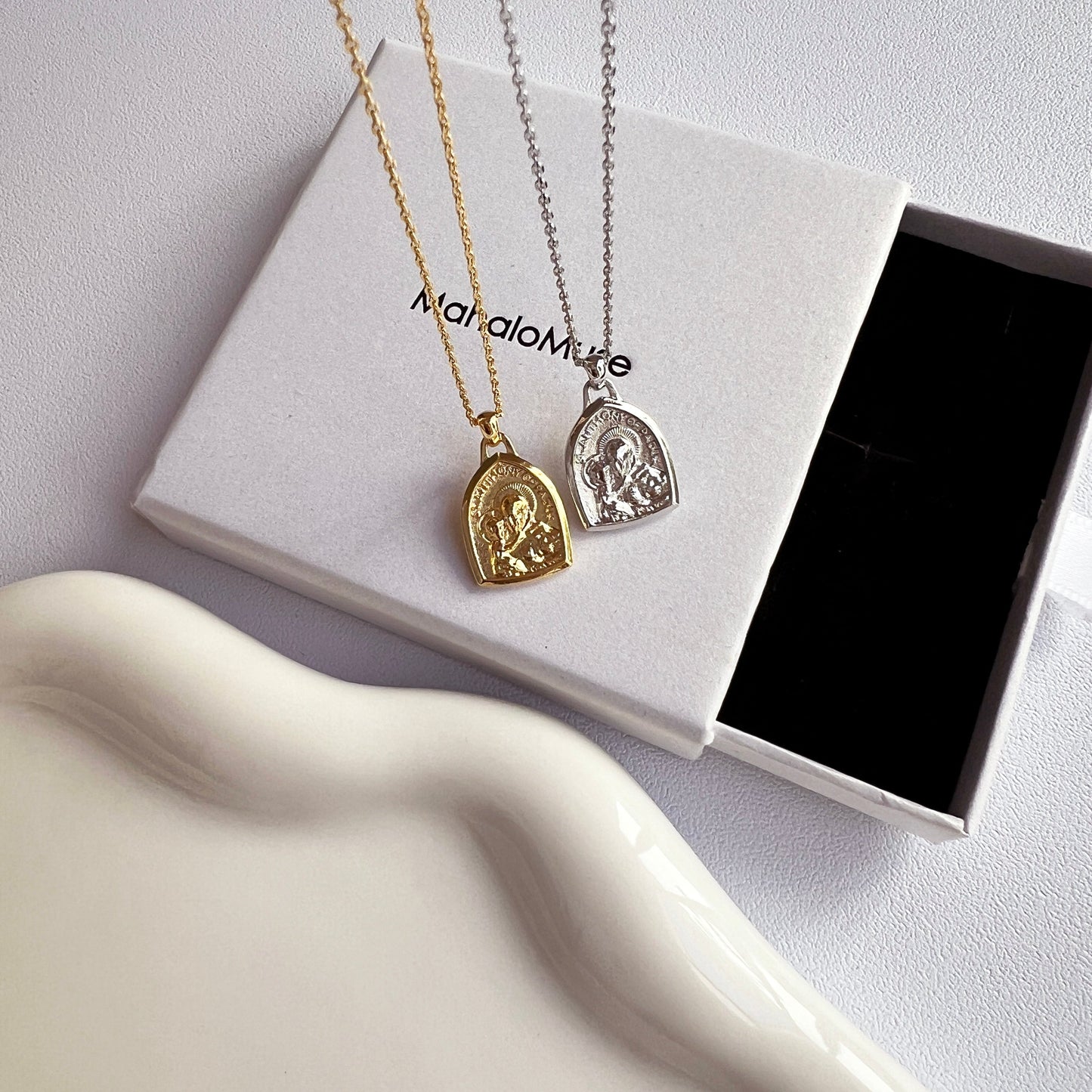 Medallion Arch Pray For Us St Anthony Necklace