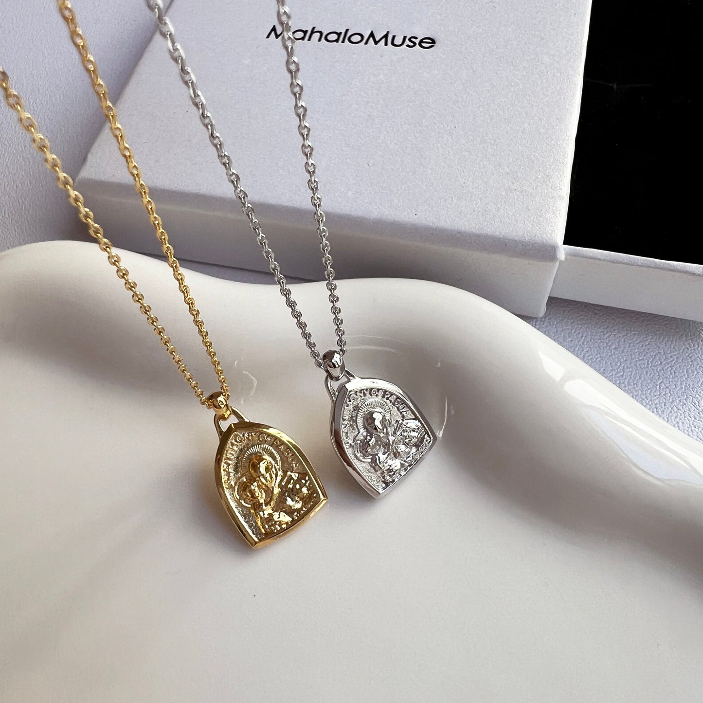 Medallion Arch Pray For Us St Anthony Necklace