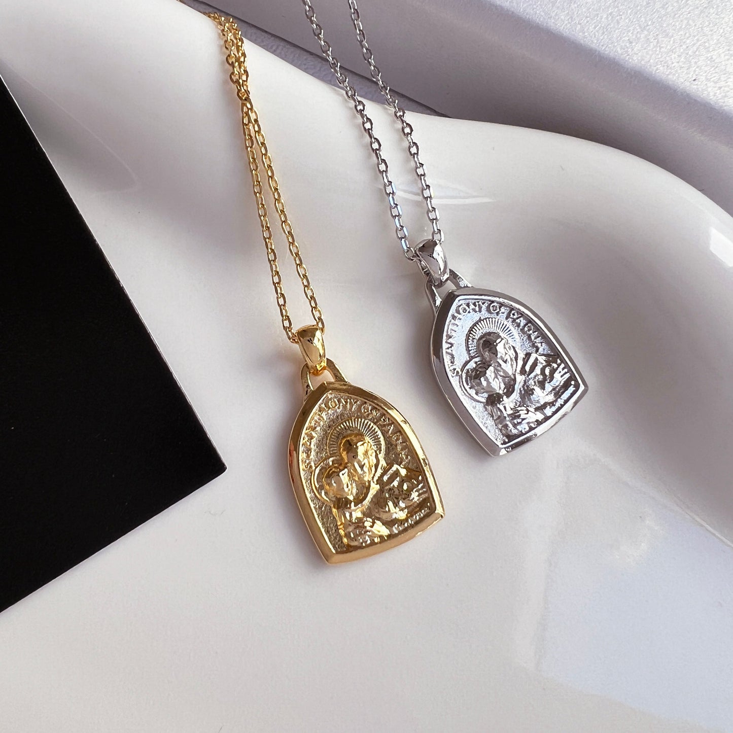 Medallion Arch Pray For Us St Anthony Necklace