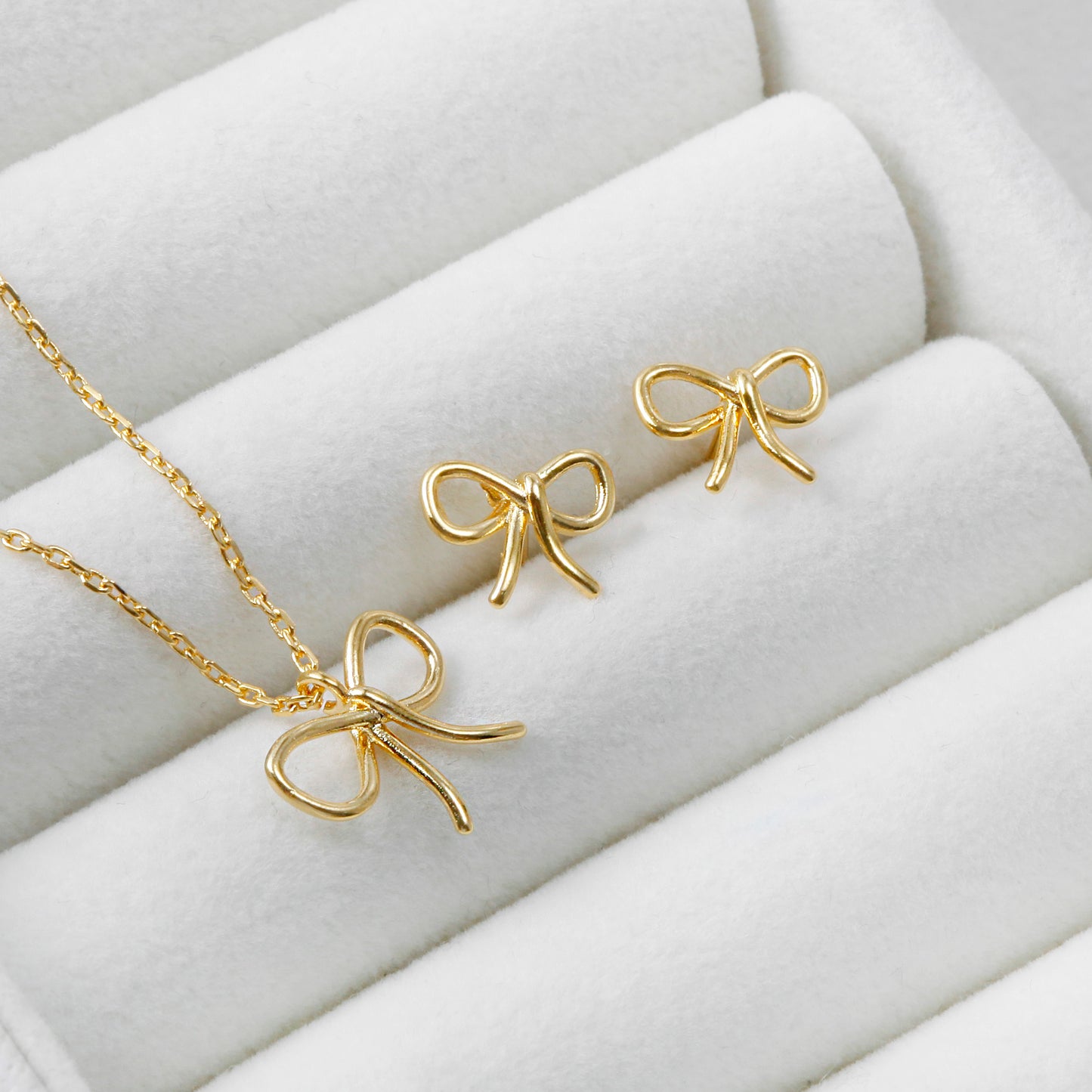 Wire Bow Tie Ribbon Pendant Charm Necklace