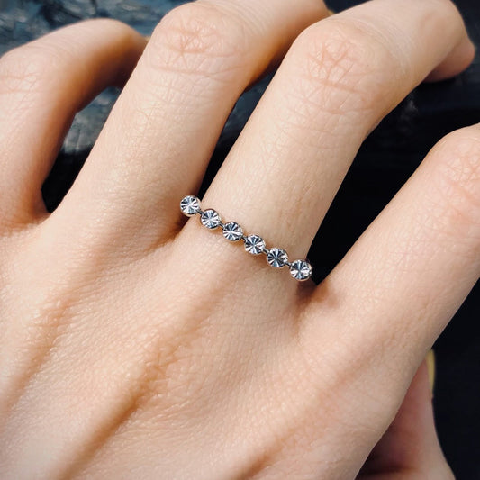 Six Dot Connected Bar One Line Ring