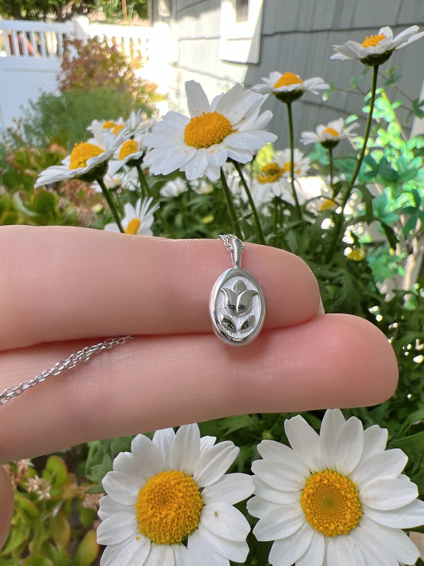 Oval Disc Tulip Flower Pendant Necklace