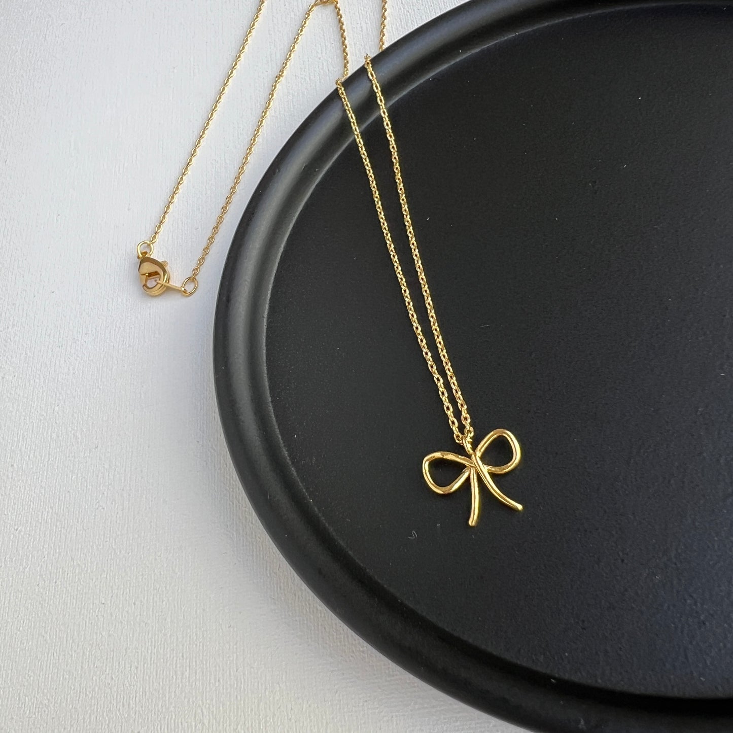 Wire Bow Tie Ribbon Pendant Charm Necklace