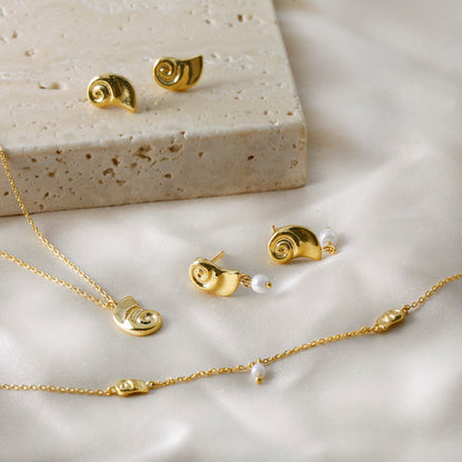 Seashell Pendant Necklace