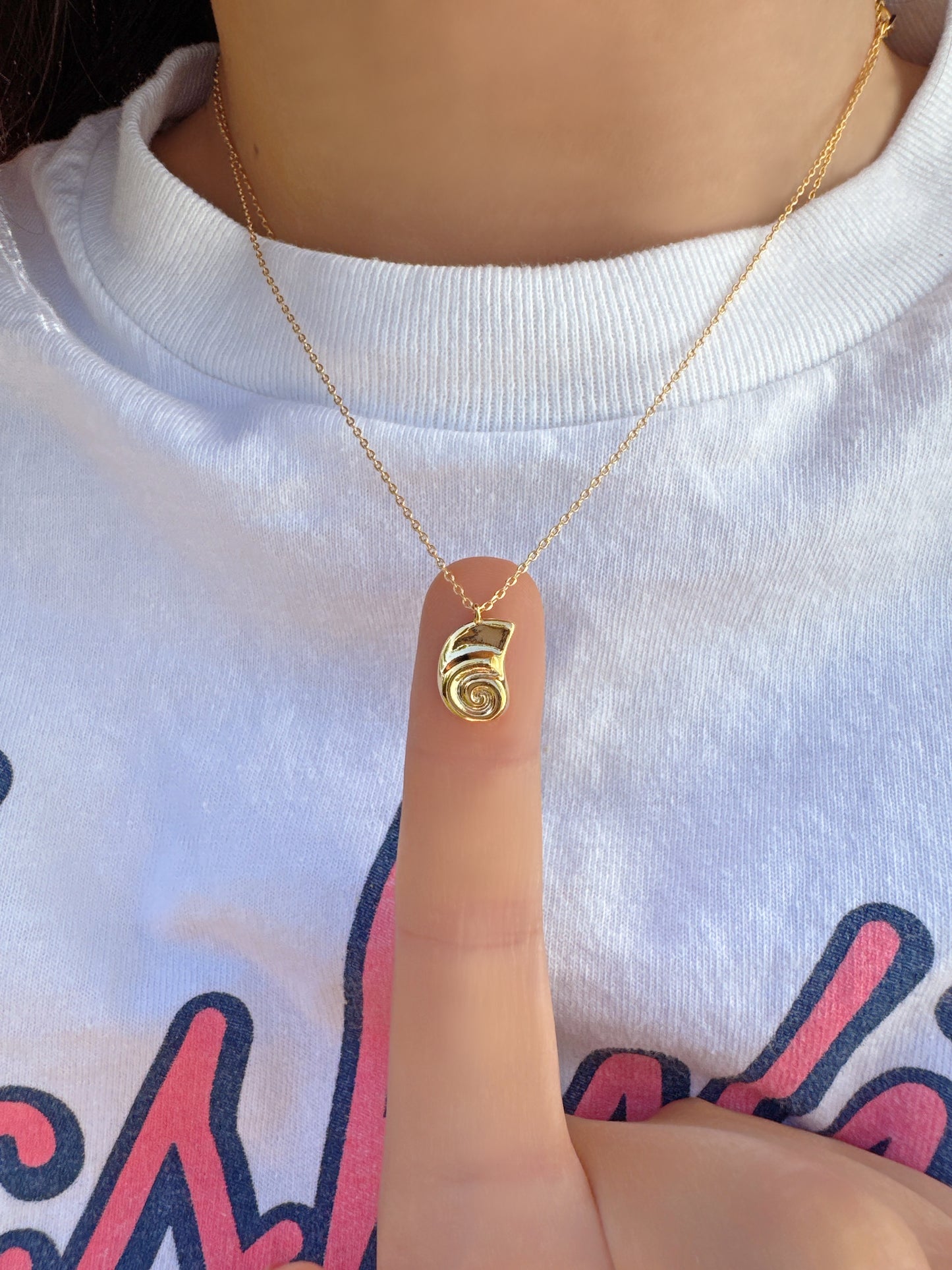 Seashell Pendant Necklace