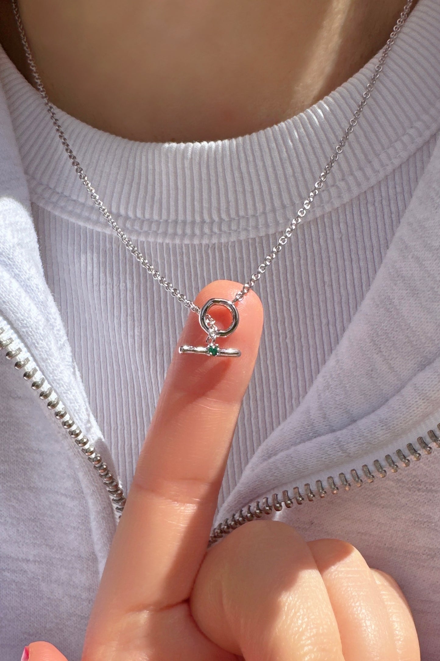 T Bar Toggle Closure Pendant Necklace