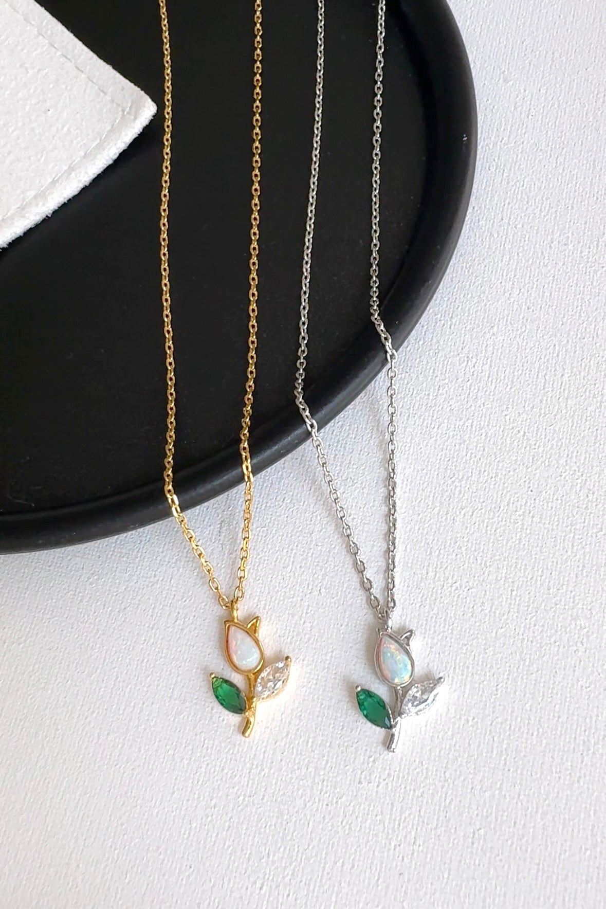 Tulip Opal Stone Green Leaf Necklace