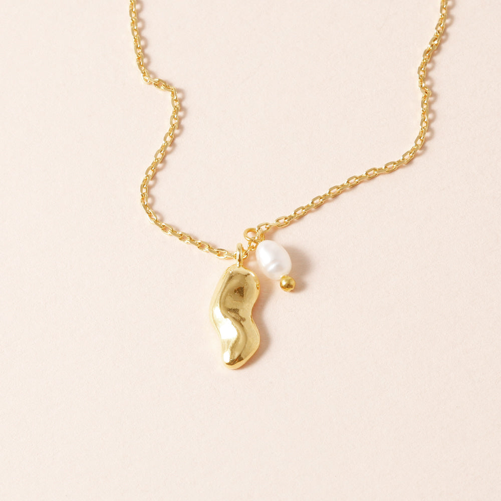Kidney Bean with Tiny Pearl Necklace