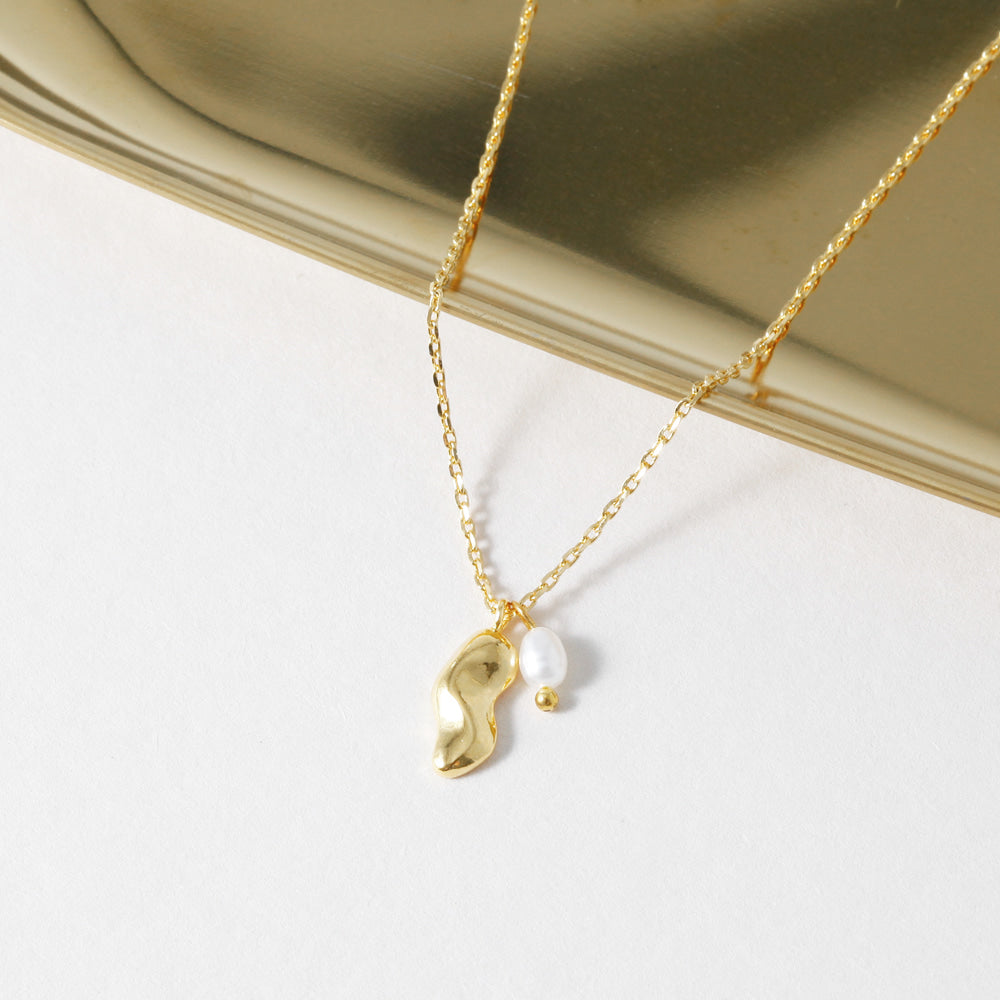 Kidney Bean with Tiny Pearl Necklace