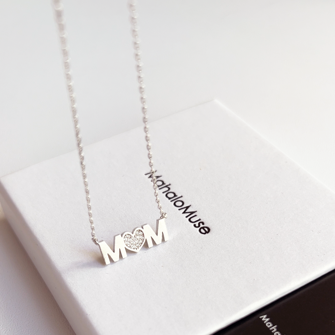 MOM Heart letter cz Pendant Necklace