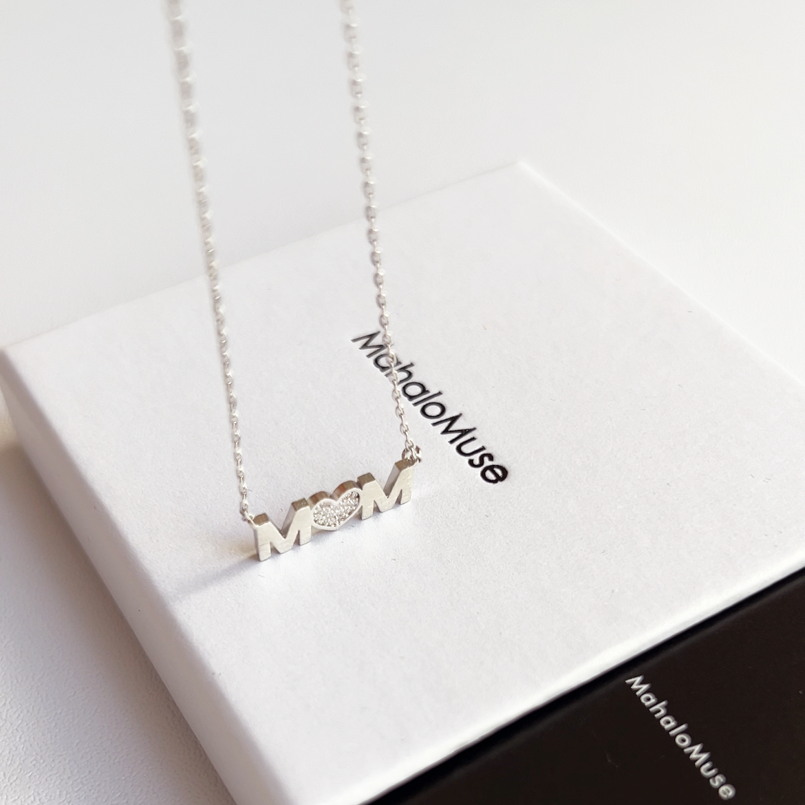 MOM Heart letter cz Pendant Necklace