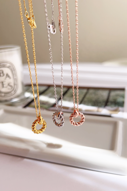 Circle Twisted Rope Round Pendant Necklace