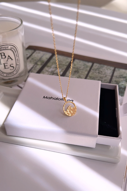 Wave Disc Hammered Texture Pendant Necklace