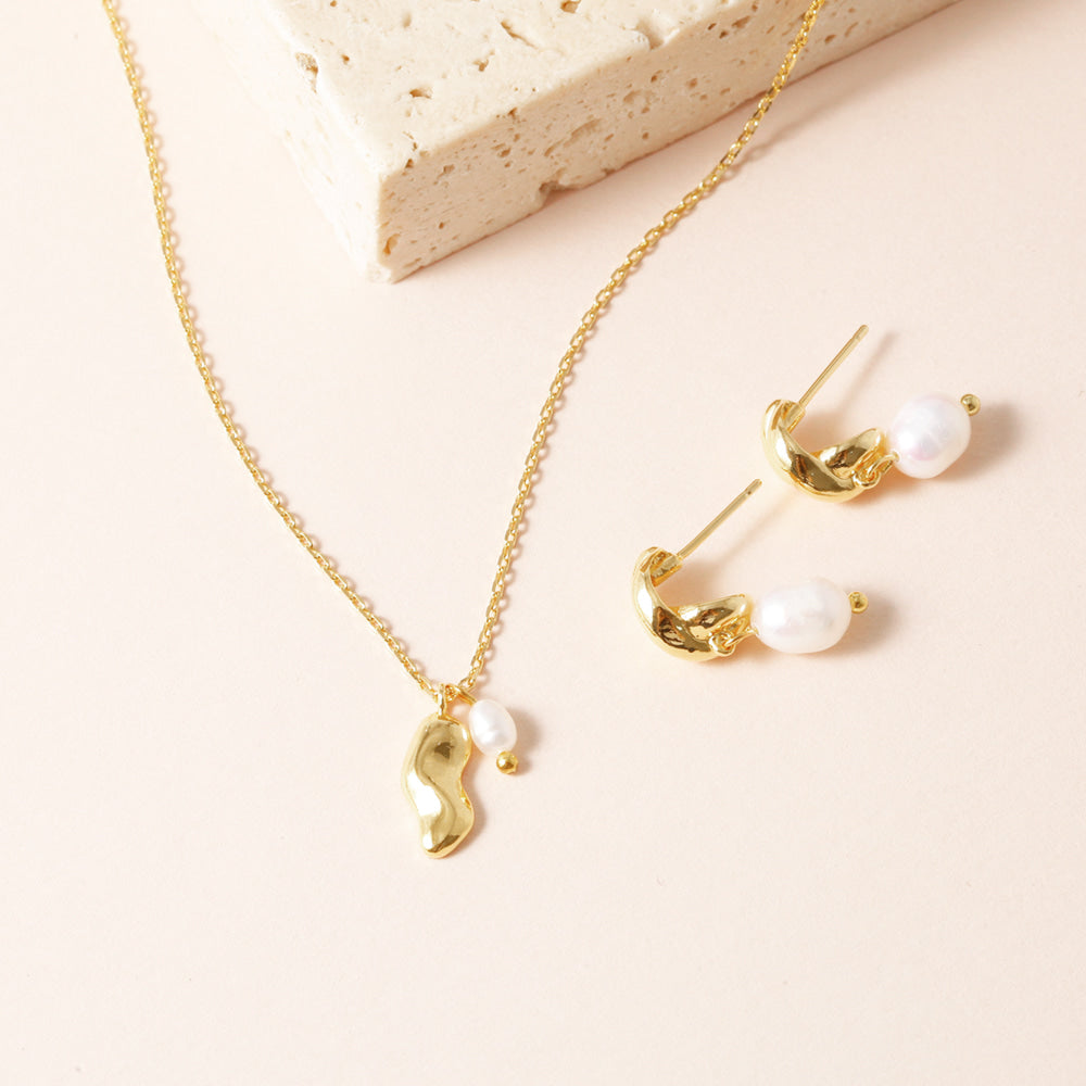 Kidney Bean with Tiny Pearl Necklace