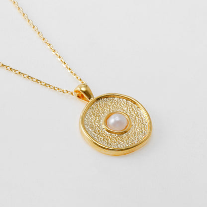 Textured Medallion Disc Pearl Stud Necklace