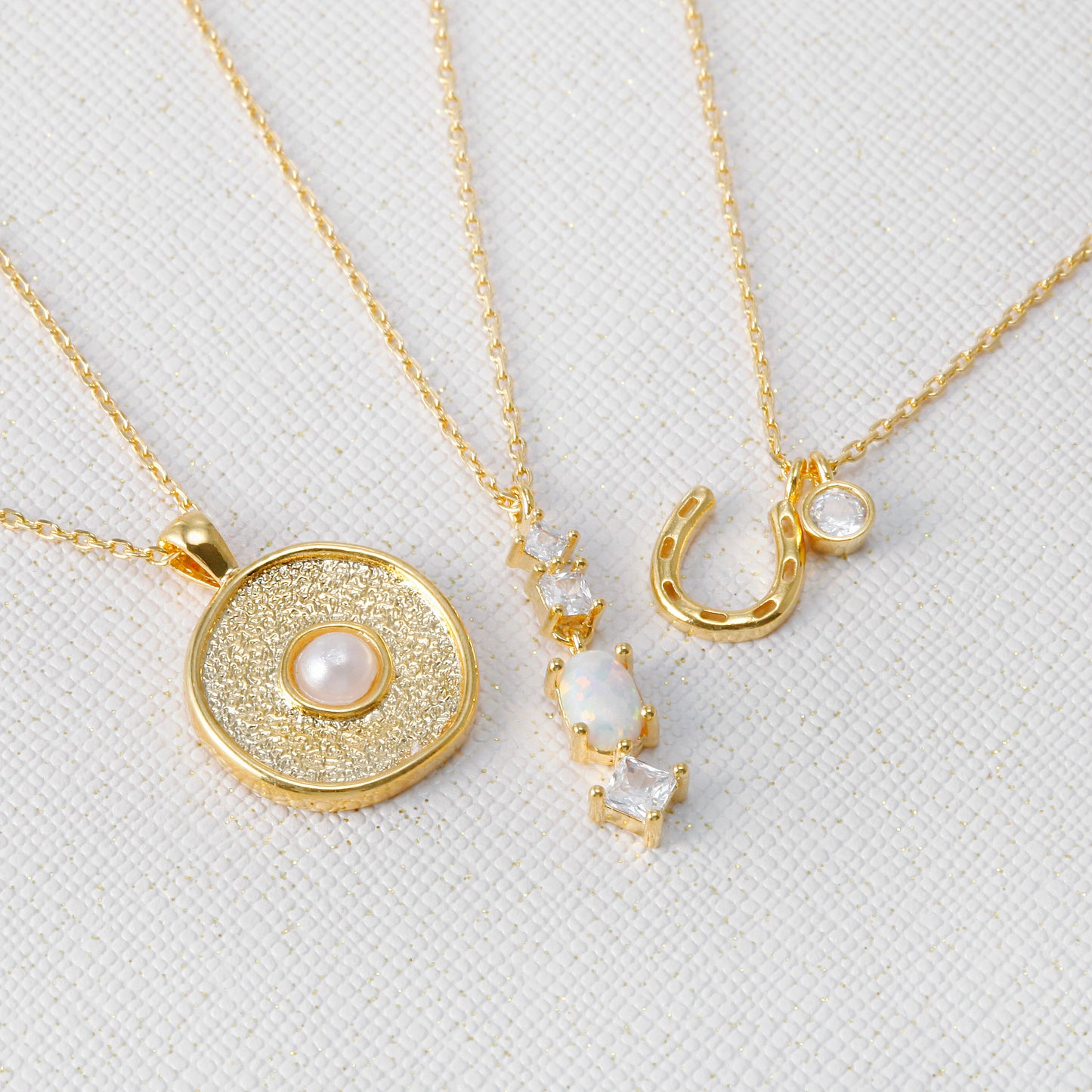 Textured Medallion Disc Pearl Stud Necklace