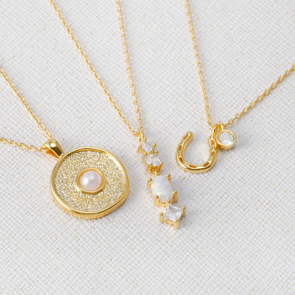 Textured Medallion Disc Pearl Stud Necklace