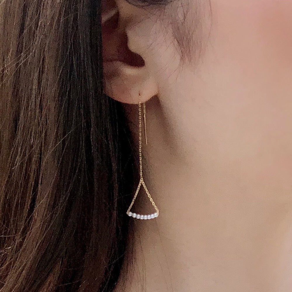 Thread Triangle Mini Pearl Chain Earrings